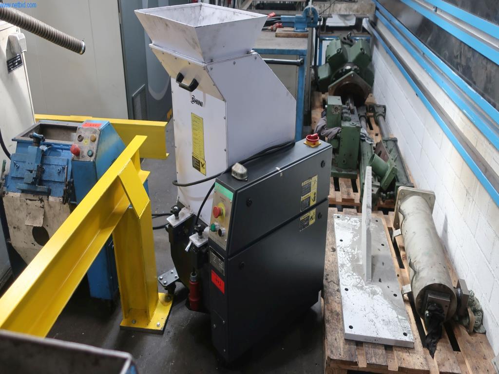 Máquinas y equipos técnicos en el ámbito del moldeo por inyección de plásticos (1600 - 23000 kN)-1