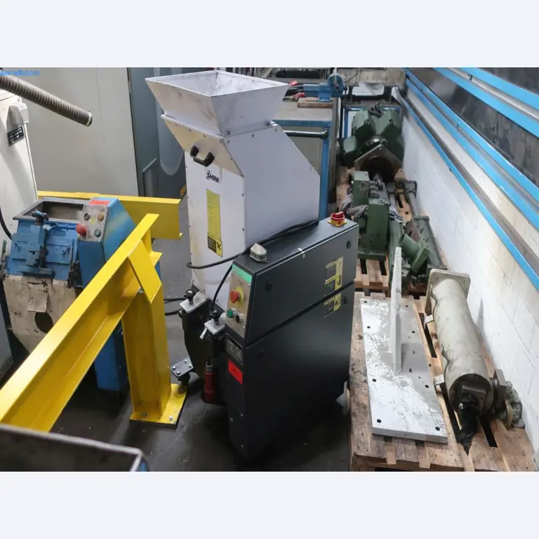 Máquinas y equipos técnicos en el ámbito del moldeo por inyección de plásticos (1600 - 23000 kN)-1