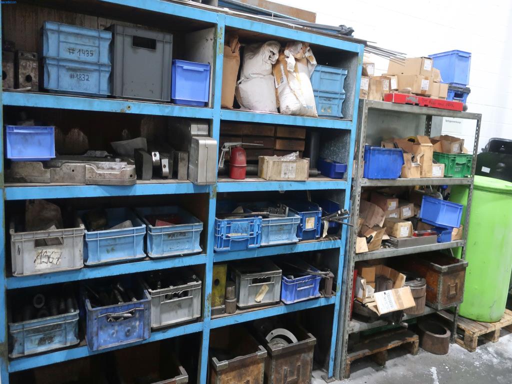 Máquinas y equipos técnicos en el ámbito del moldeo por inyección de plásticos (1600 - 23000 kN)-1