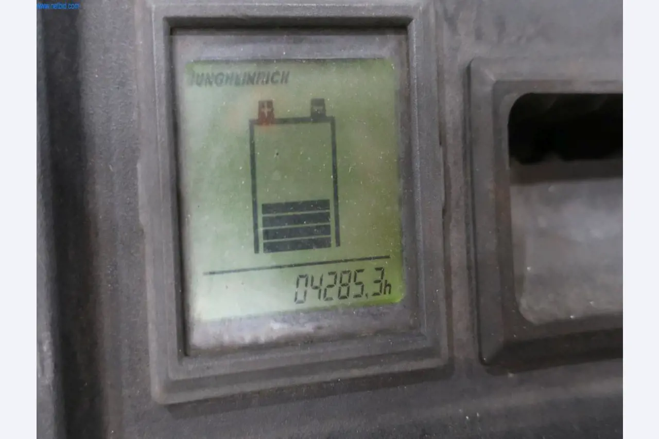 Máquinas y equipos técnicos en el ámbito del moldeo por inyección de plásticos (1600 - 23000 kN)-2