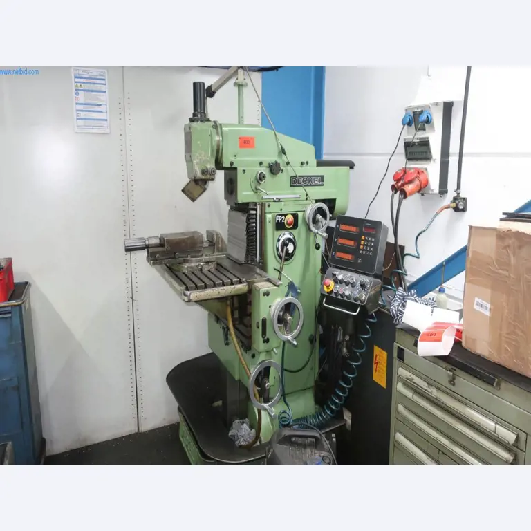 Máquinas y equipos técnicos en el ámbito del moldeo por inyección de plásticos (1600 - 23000 kN)-1