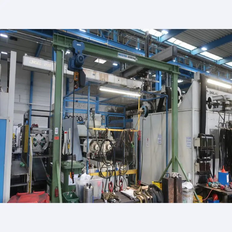 Máquinas y equipos técnicos en el ámbito del moldeo por inyección de plásticos (1600 - 23000 kN)-1