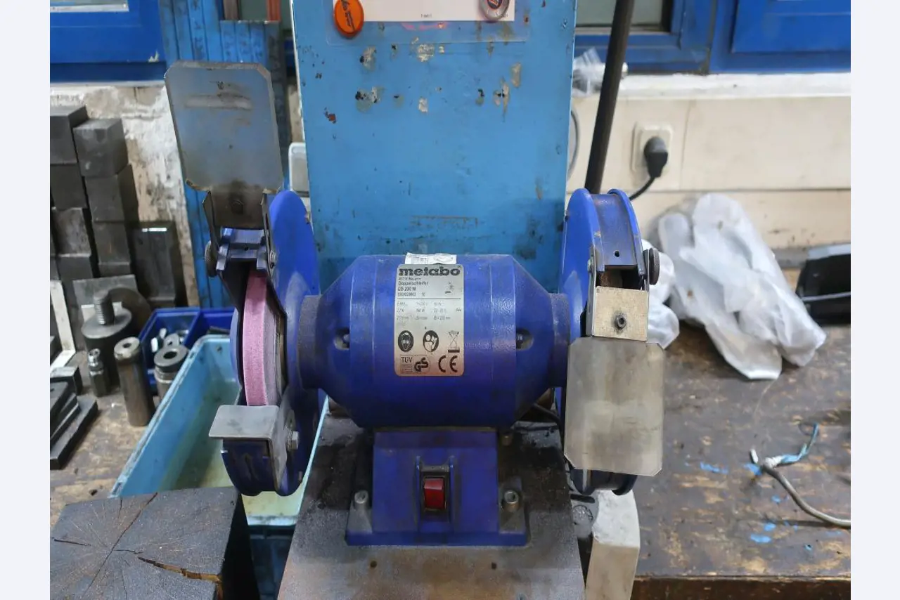 Machines en technische uitrusting op het gebied van kunststof spuitgieten (1600 - 23000 kN)-1