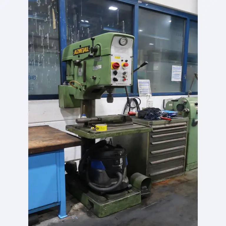 Máquinas y equipos técnicos en el ámbito del moldeo por inyección de plásticos (1600 - 23000 kN)-1