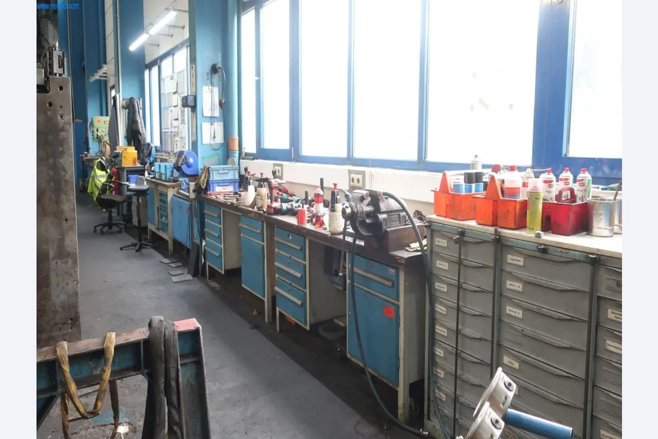 Máquinas y equipos técnicos en el ámbito del moldeo por inyección de plásticos (1600 - 23000 kN)-1