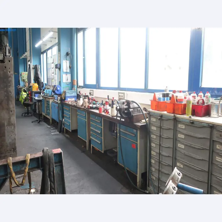 Máquinas y equipos técnicos en el ámbito del moldeo por inyección de plásticos (1600 - 23000 kN)-1