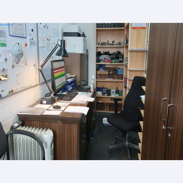 Máquinas y equipos técnicos en el ámbito del moldeo por inyección de plásticos (1600 - 23000 kN)-1