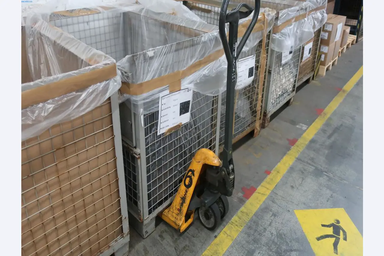 Máquinas y equipos técnicos en el ámbito del moldeo por inyección de plásticos (1600 - 23000 kN)-1