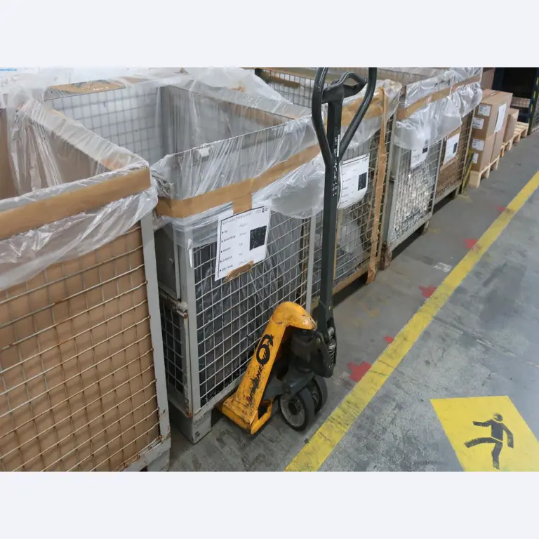 Máquinas y equipos técnicos en el ámbito del moldeo por inyección de plásticos (1600 - 23000 kN)-1