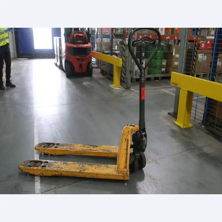 Máquinas y equipos técnicos en el ámbito del moldeo por inyección de plásticos (1600 - 23000 kN)-1