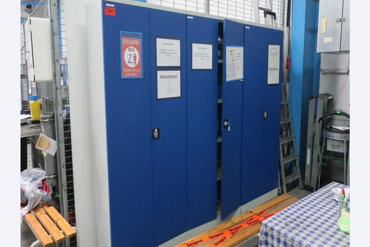 Máquinas y equipos técnicos en el ámbito del moldeo por inyección de plásticos (1600 - 23000 kN)-1