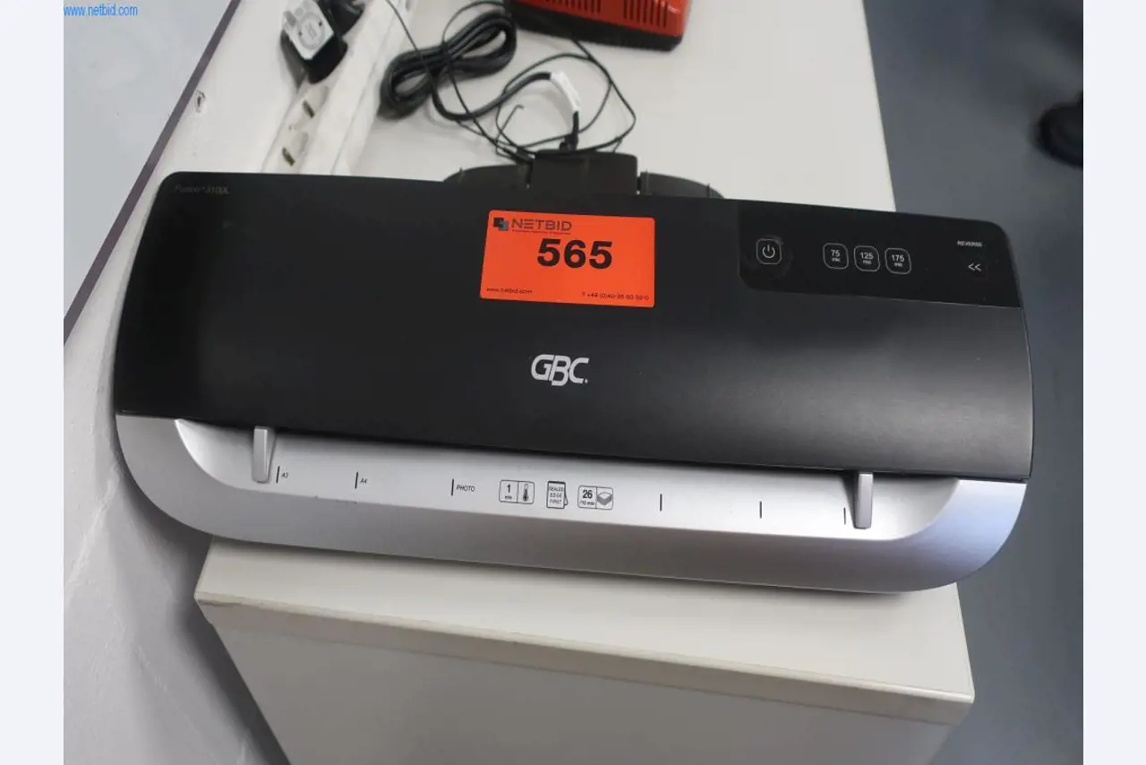 Máquinas y equipos técnicos en el ámbito del moldeo por inyección de plásticos (1600 - 23000 kN)-1