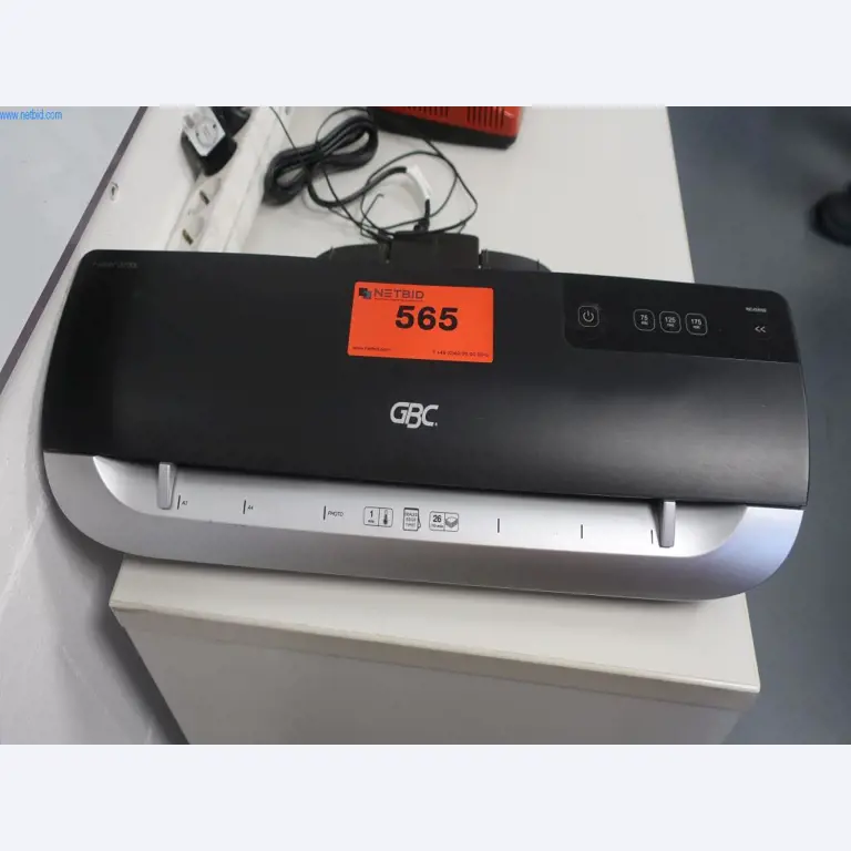 Máquinas y equipos técnicos en el ámbito del moldeo por inyección de plásticos (1600 - 23000 kN)-1