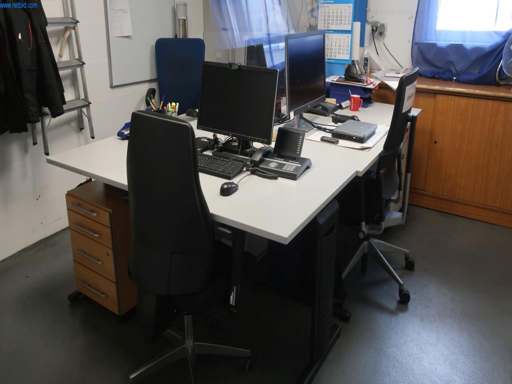 Stroje a technická zařízení v oblasti vstřikování plastů (1600 - 23000 kN)-1