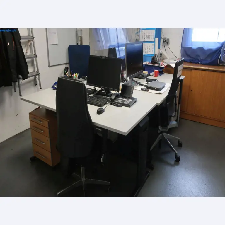 Stroje a technická zařízení v oblasti vstřikování plastů (1600 - 23000 kN)-1