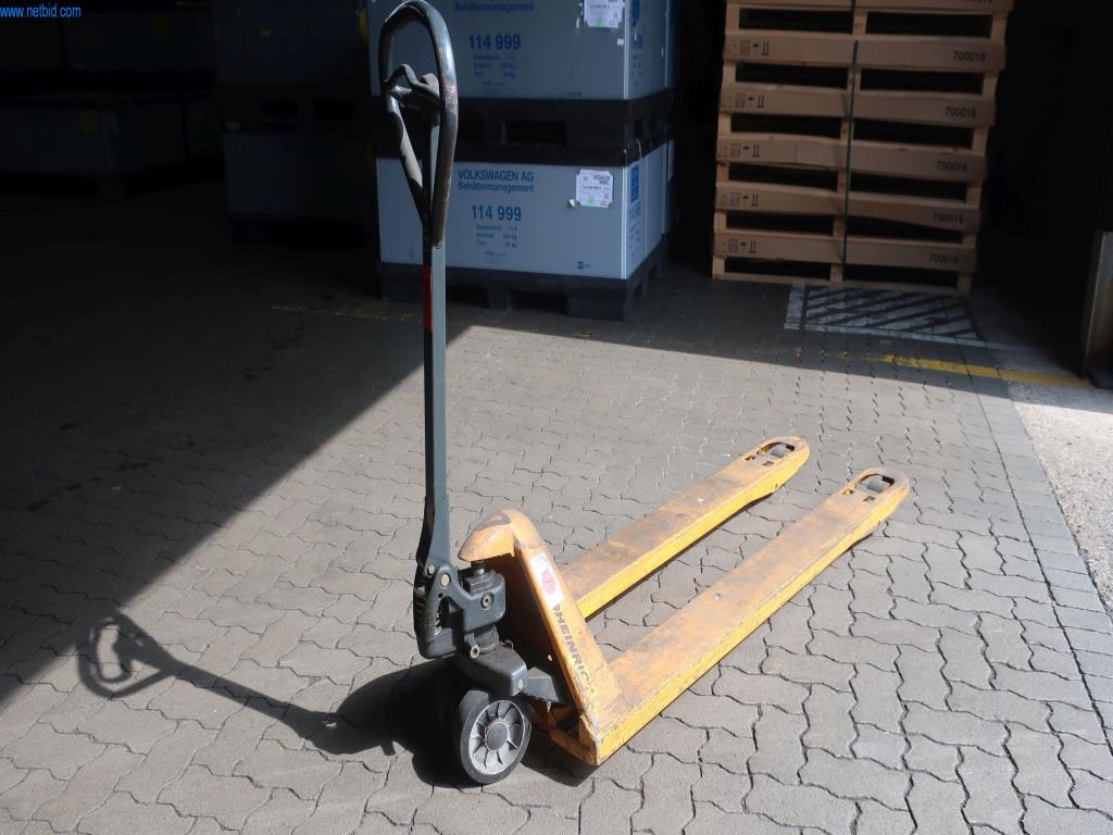 Máquinas y equipos técnicos en el ámbito del moldeo por inyección de plásticos (1600 - 23000 kN)-1