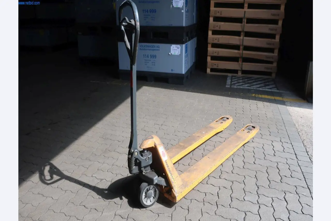 Máquinas y equipos técnicos en el ámbito del moldeo por inyección de plásticos (1600 - 23000 kN)-1