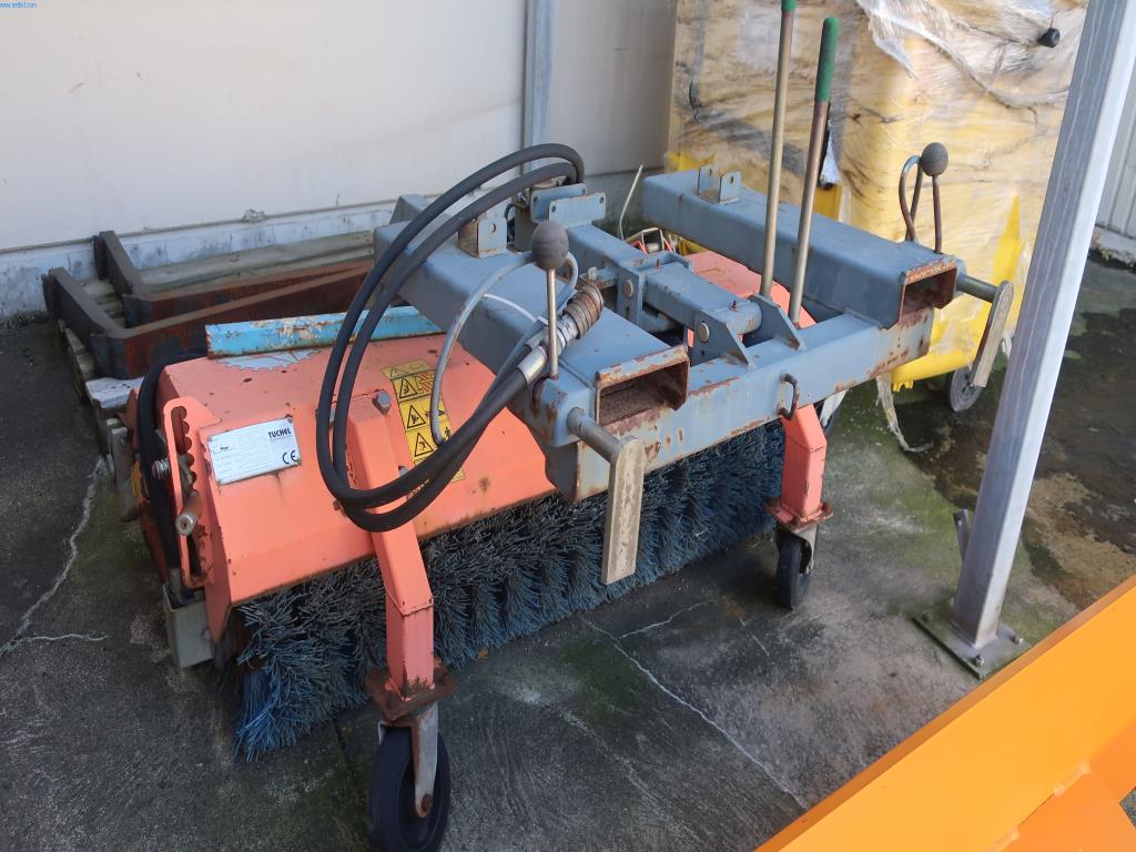 Stroji in tehnična oprema na področju brizganja plastike (1600 - 23000 kN)-1