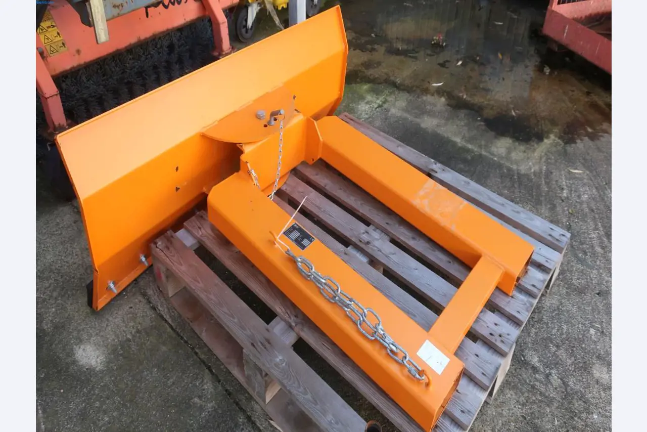 Stroji in tehnična oprema na področju brizganja plastike (1600 - 23000 kN)-1