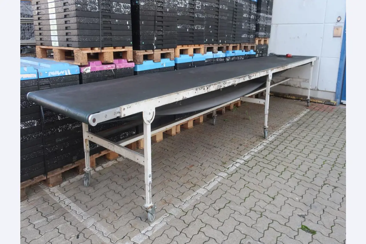 Máquinas e equipamento técnico no domínio da moldagem por injeção de plástico (1600 - 23000 kN)-1