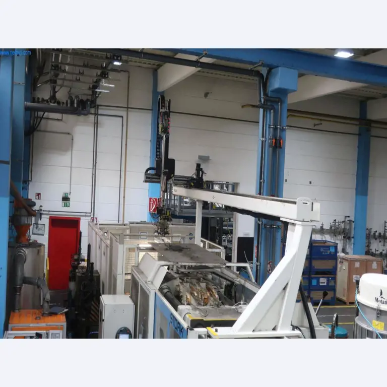 Máquinas y equipos técnicos en el ámbito del moldeo por inyección de plásticos (1600 - 23000 kN)-4