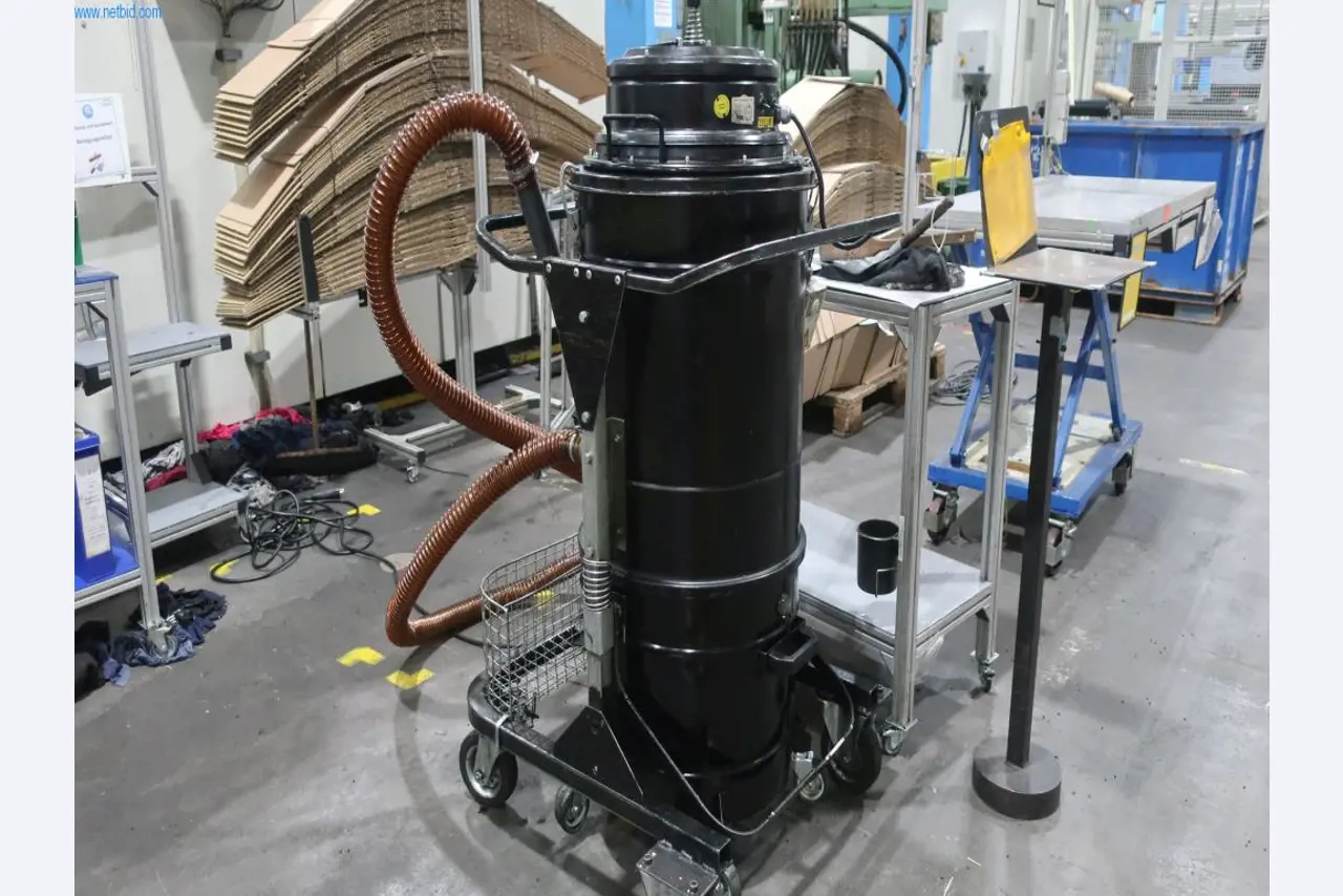 Máquinas y equipos técnicos en el ámbito del moldeo por inyección de plásticos (1600 - 23000 kN)-1