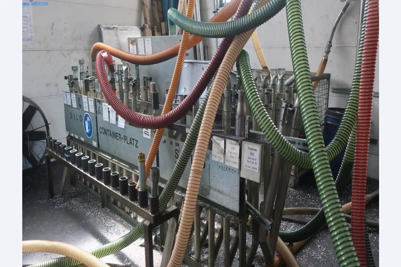 Stroji in tehnična oprema na področju brizganja plastike (1600 - 23000 kN)-7