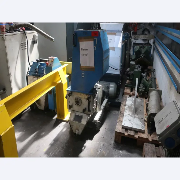 Maschinen und technische Anlagen aus dem Bereich Kunststoffspritzguss (1600 - 23000 kN)-1