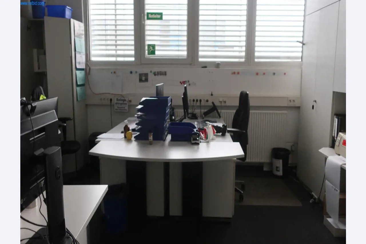 Máquinas y equipos técnicos en el ámbito del moldeo por inyección de plásticos (1600 - 23000 kN)-1