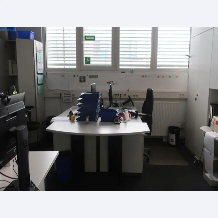 Máquinas y equipos técnicos en el ámbito del moldeo por inyección de plásticos (1600 - 23000 kN)-1