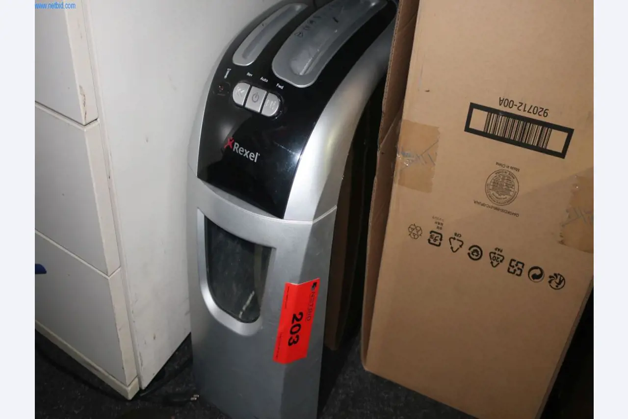 Máquinas y equipos técnicos en el ámbito del moldeo por inyección de plásticos (1600 - 23000 kN)-1