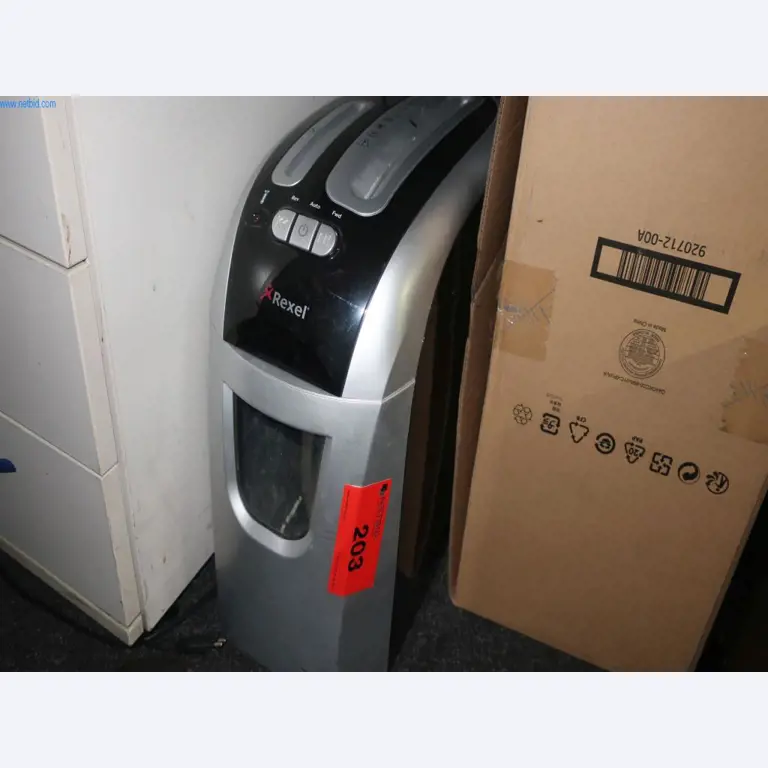 Máquinas y equipos técnicos en el ámbito del moldeo por inyección de plásticos (1600 - 23000 kN)-1