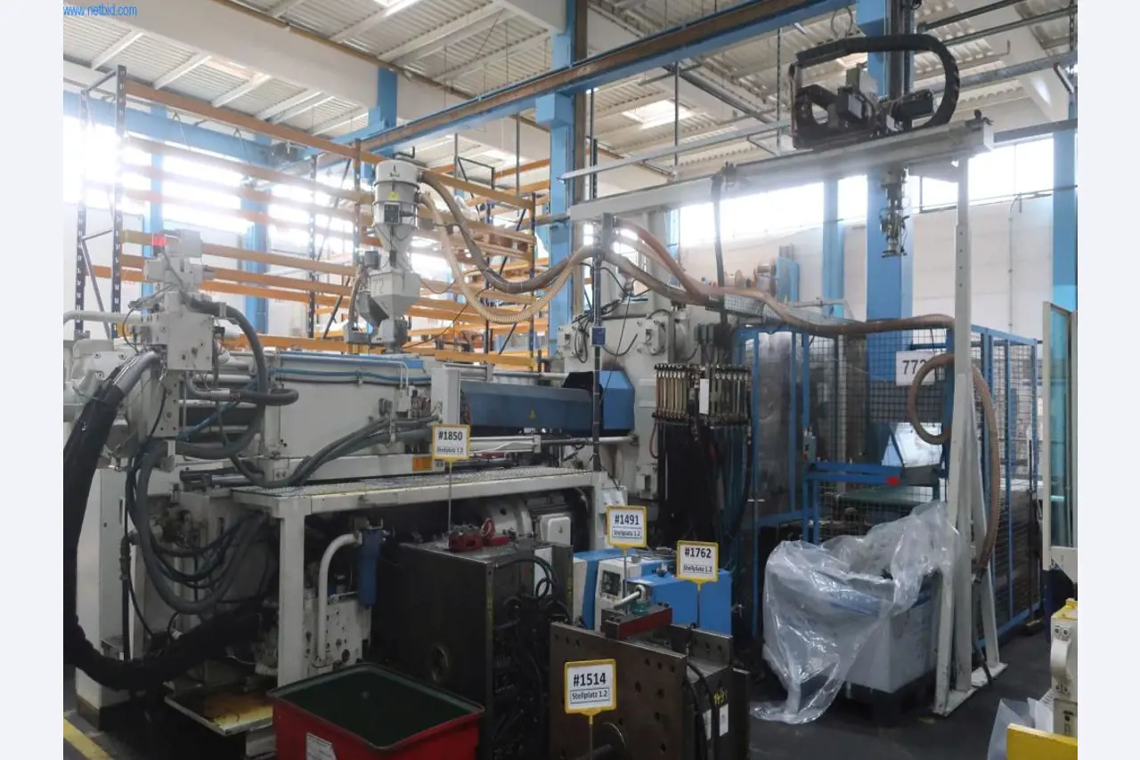 Stroji in tehnična oprema na področju brizganja plastike (1600 - 23000 kN)-2