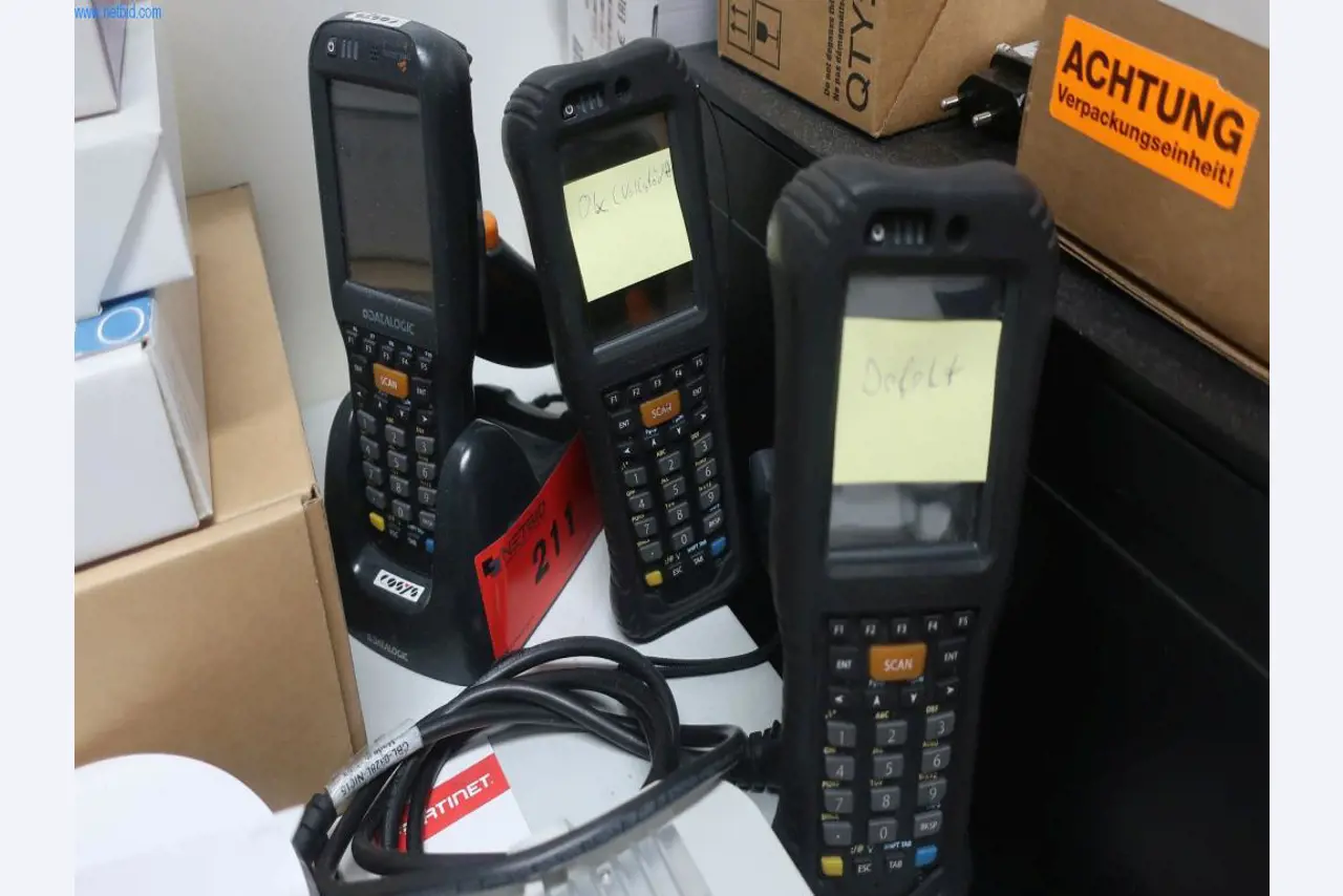 Máquinas y equipos técnicos en el ámbito del moldeo por inyección de plásticos (1600 - 23000 kN)-1