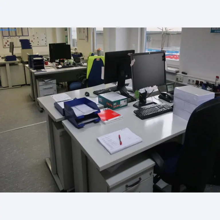 Máquinas y equipos técnicos en el ámbito del moldeo por inyección de plásticos (1600 - 23000 kN)-1