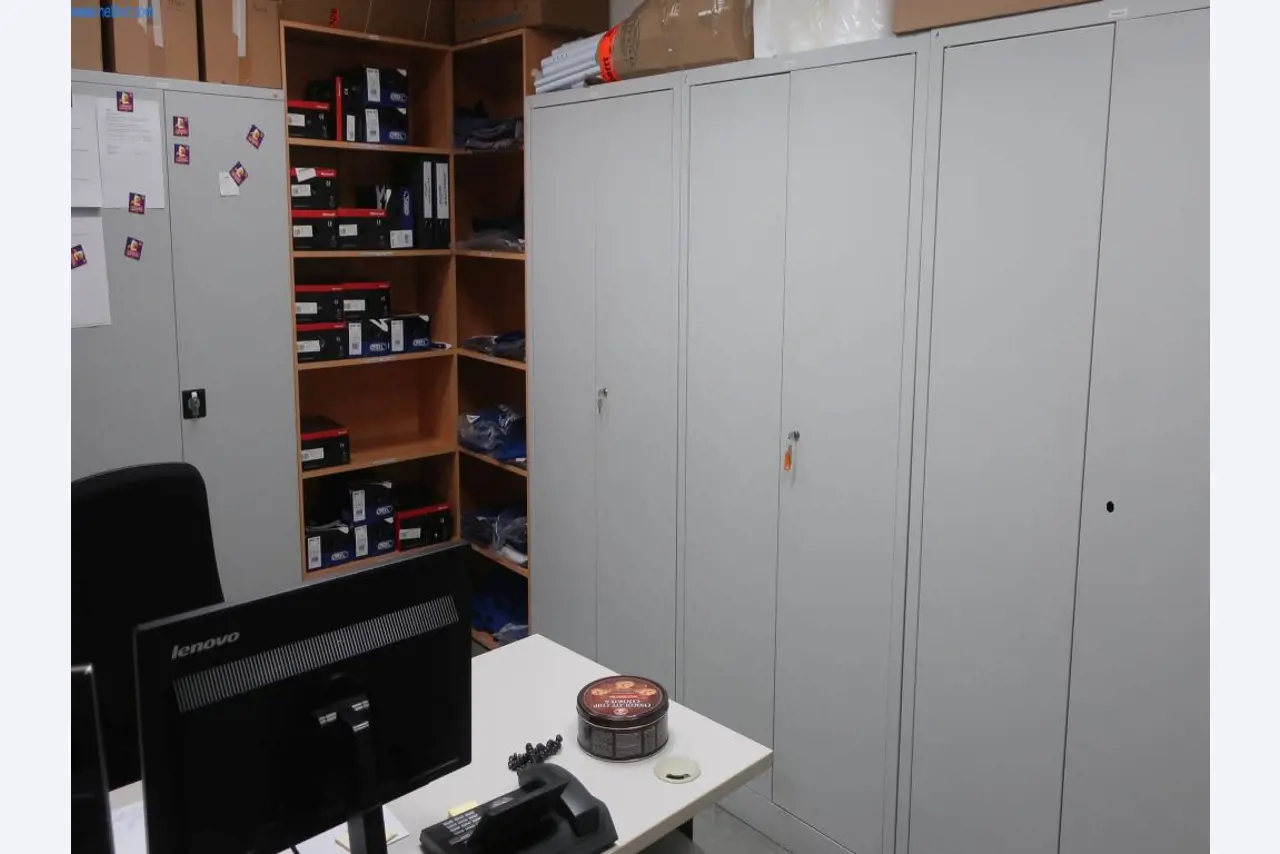 Máquinas y equipos técnicos en el ámbito del moldeo por inyección de plásticos (1600 - 23000 kN)-2