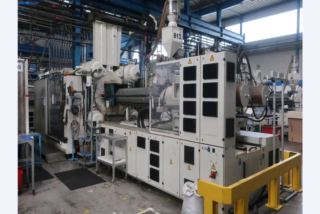 Máquinas y equipos técnicos en el ámbito del moldeo por inyección de plásticos (1600 - 23000 kN)-1
