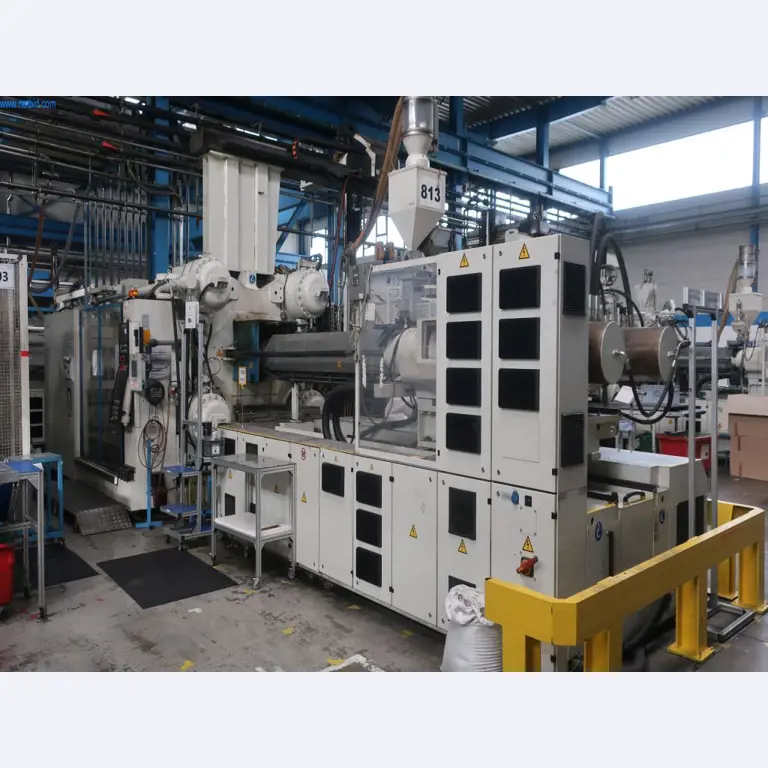 Máquinas y equipos técnicos en el ámbito del moldeo por inyección de plásticos (1600 - 23000 kN)-1