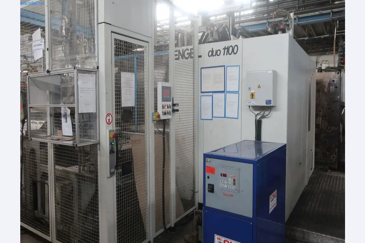 Máquinas y equipos técnicos en el ámbito del moldeo por inyección de plásticos (1600 - 23000 kN)-6