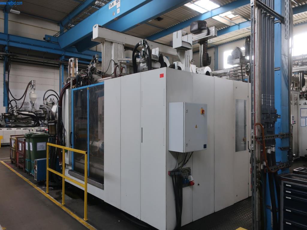 Stroji in tehnična oprema na področju brizganja plastike (1600 - 23000 kN)-3