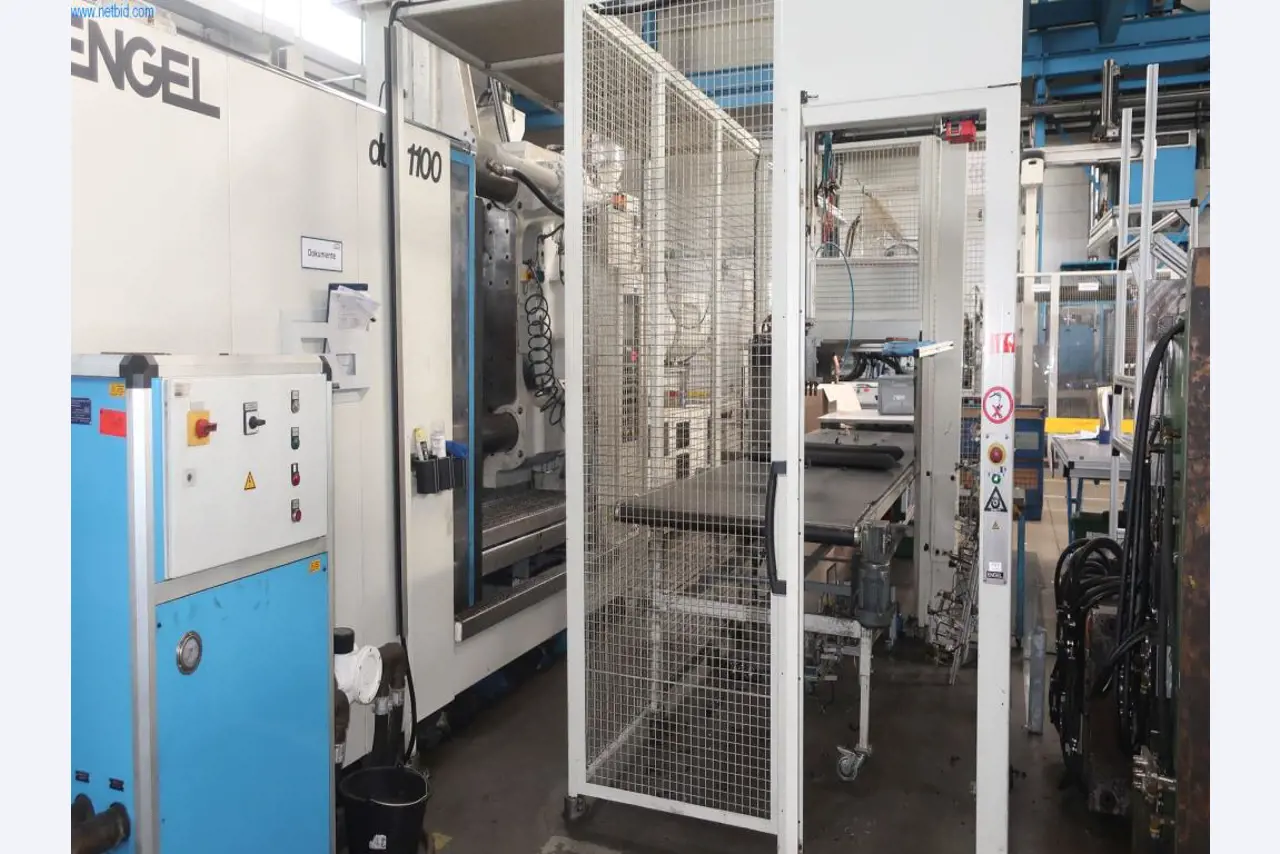 Stroji in tehnična oprema na področju brizganja plastike (1600 - 23000 kN)-5