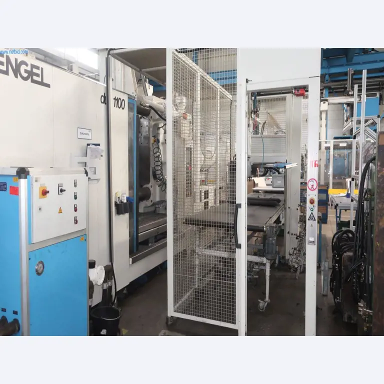 Stroji in tehnična oprema na področju brizganja plastike (1600 - 23000 kN)-5