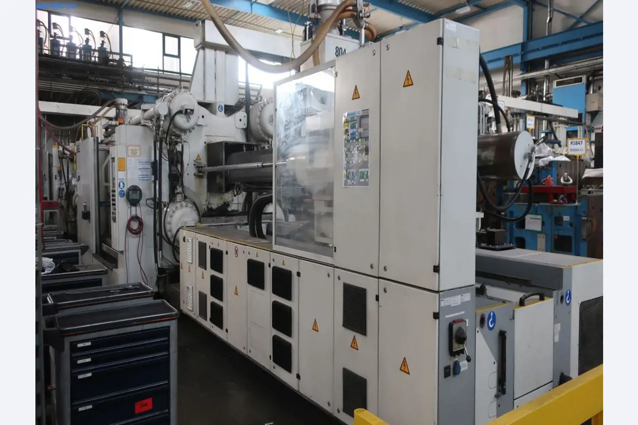 Máquinas y equipos técnicos en el ámbito del moldeo por inyección de plásticos (1600 - 23000 kN)-1