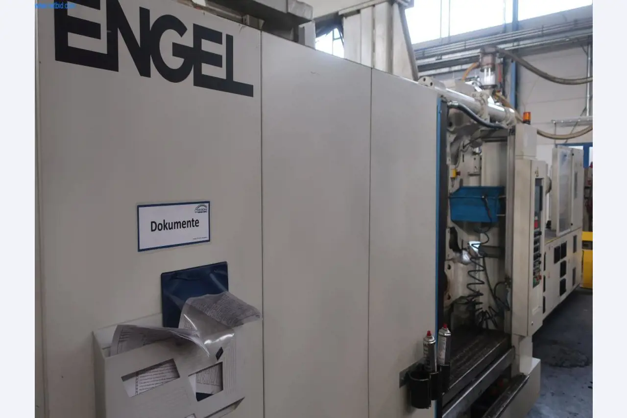 Máquinas y equipos técnicos en el ámbito del moldeo por inyección de plásticos (1600 - 23000 kN)-3