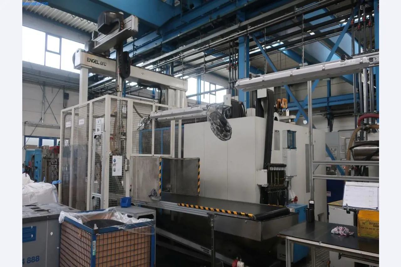 Máquinas y equipos técnicos en el ámbito del moldeo por inyección de plásticos (1600 - 23000 kN)-4