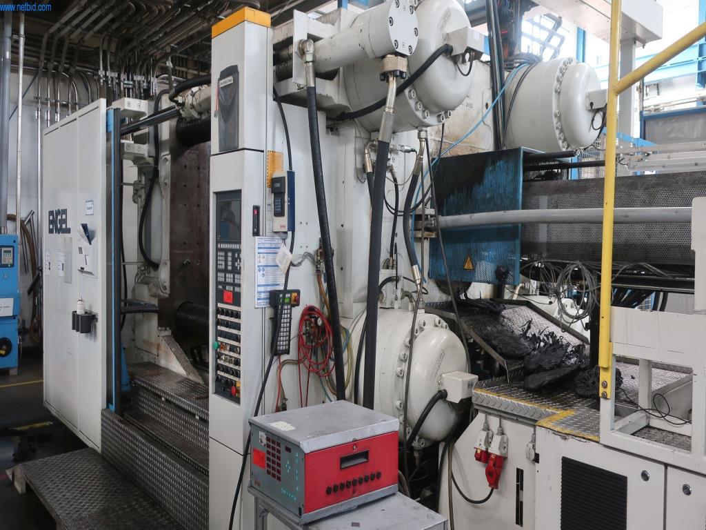 Maszyny i urządzenia techniczne w dziedzinie formowania wtryskowego tworzyw sztucznych (1600 - 23000 kN)-1