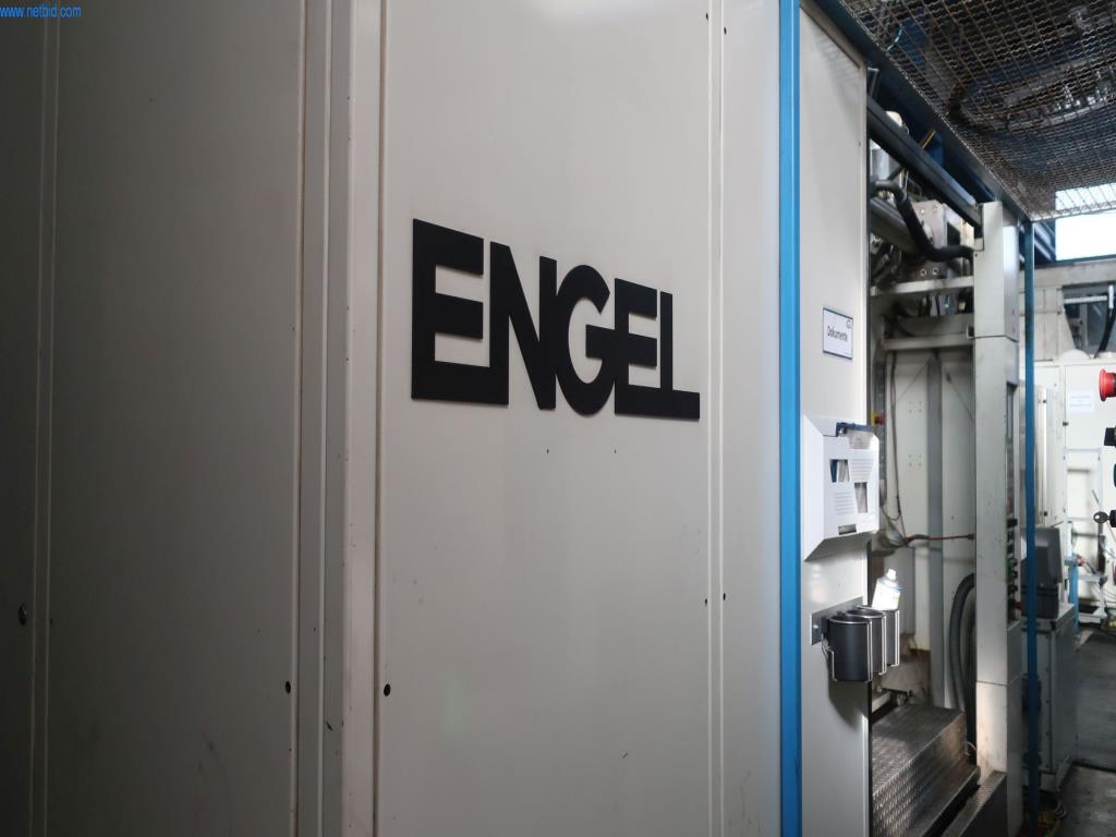 Máquinas y equipos técnicos en el ámbito del moldeo por inyección de plásticos (1600 - 23000 kN)-2