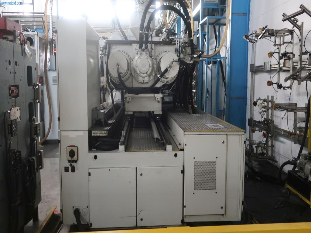 Stroji in tehnična oprema na področju brizganja plastike (1600 - 23000 kN)-2