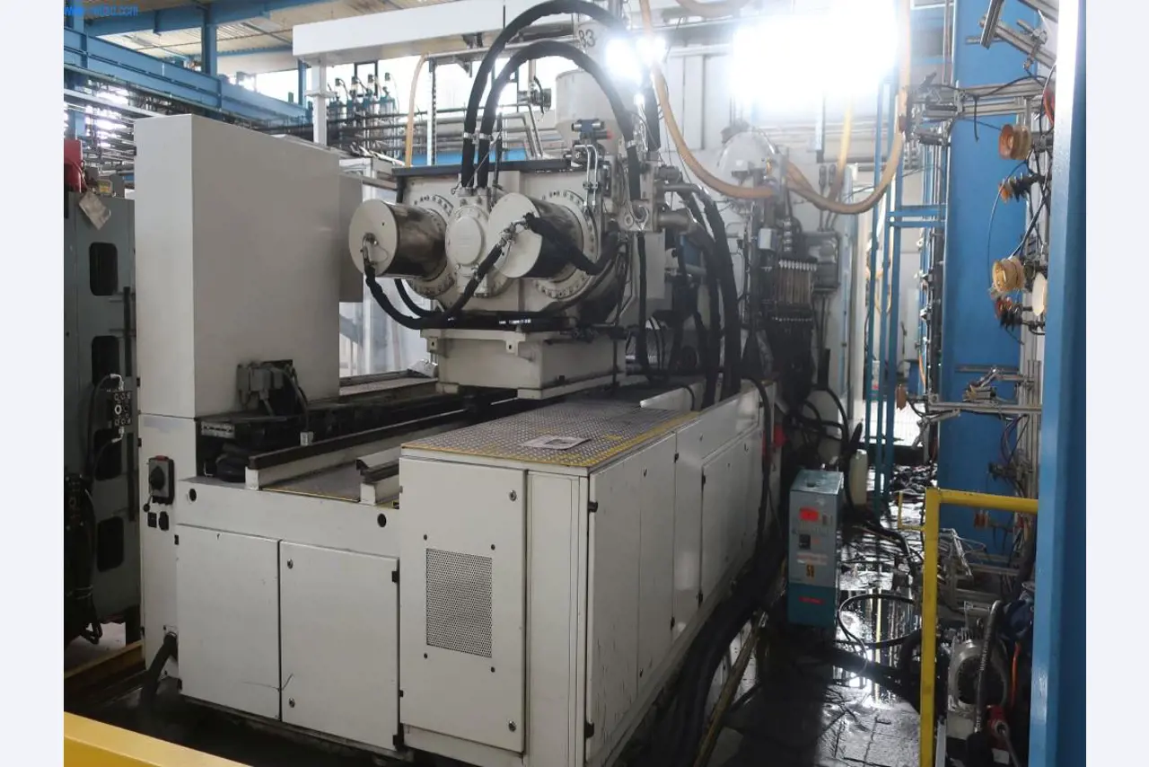Stroje a technická zařízení v oblasti vstřikování plastů (1600 - 23000 kN)-3