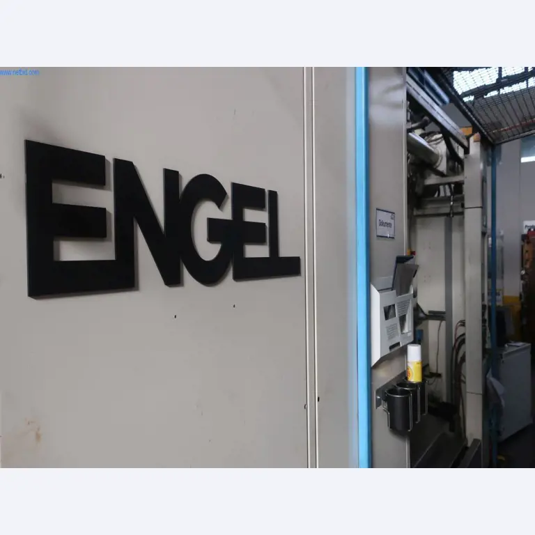 Stroje a technická zařízení v oblasti vstřikování plastů (1600 - 23000 kN)-4